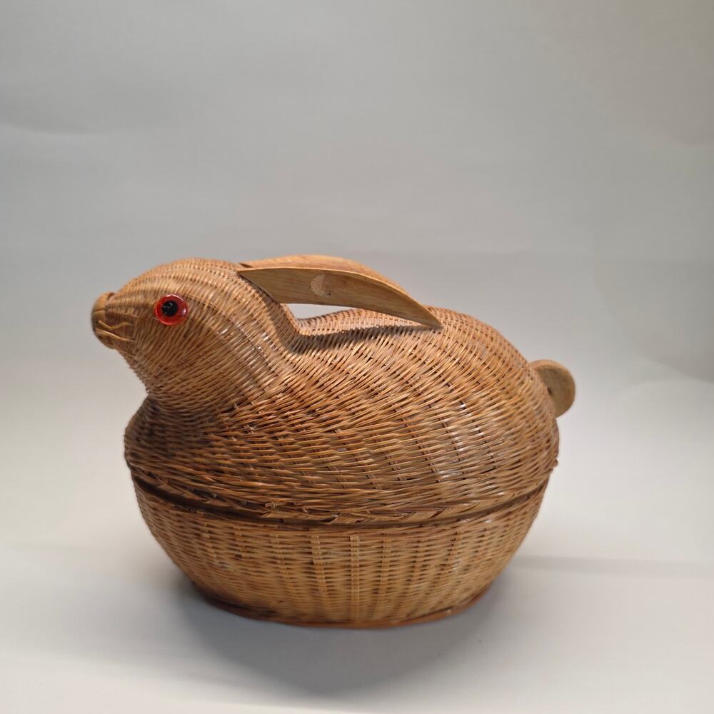 Vintage Zhejiang Handicraft Wicker Rabbit Basket Box PRC China